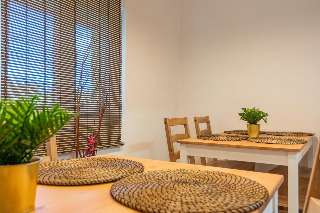 לינה וארוחת בוקר אבילס Casa Lopez מראה חיצוני תמונה
